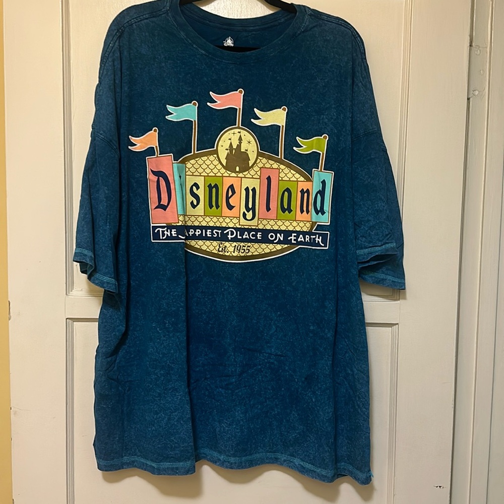 Disneyland CA t shirt